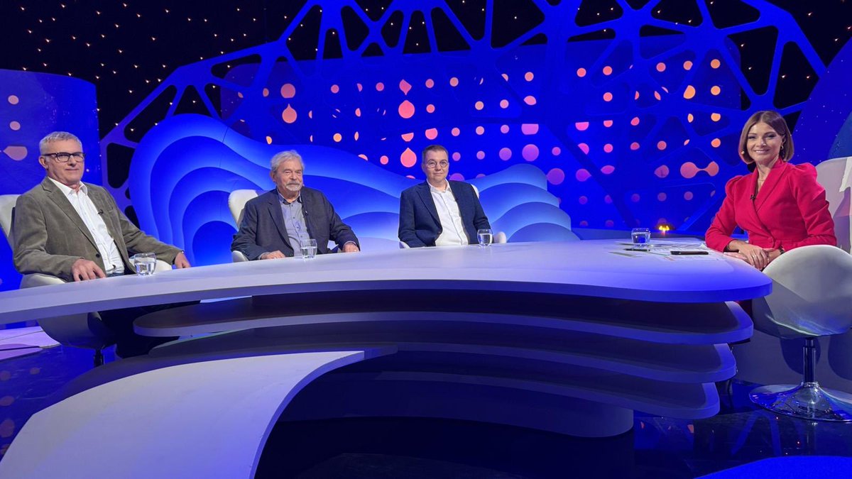 MichalTomza's tweet photo. 📺🔬 I had the pleasure of sharing my predictions for the Nobel Prize in Physics and discussing today’s results on @TVP Nauka!

🏅 This year’s award captures the spirit and importance of fundamental research: driven by curiosity and the desire to understand nature. https://t.co/FaEbZiudeg