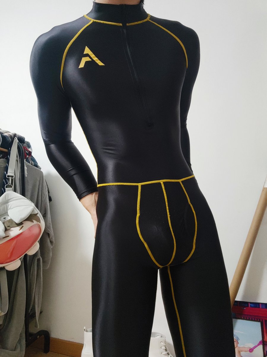 vzkplu's tweet photo. 还有一张😋
#紧身衣 #amoresy #zentai #紧身 https://t.co/knNn6MjIVQ