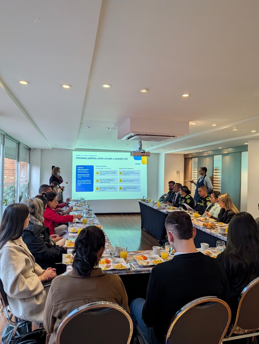 transparenciaco's tweet photo. En el marco del Proyecto de Ley 476 sobre protección a denunciantes, realizamos un desayuno de trabajo multiactor con representantes de entidades públicas, sector privado y organizaciones de la sociedad civil. https://t.co/sJXQUQwRCs