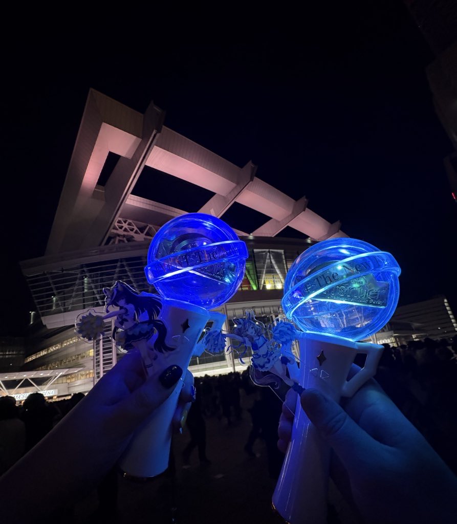 hn00game's tweet photo. 去年の6th秋の写真とか見直してたらまだ夏物着てた🤔(分かりづらいけど💦)Day2は天気微妙で少し寒かったが☔️今年は九州ももうちょっと寒いぞ🥶
そして髪長かったなぁ〜切らなきゃ良かった🥺似合わない、評判悪い https://t.co/nHxue0ufqa