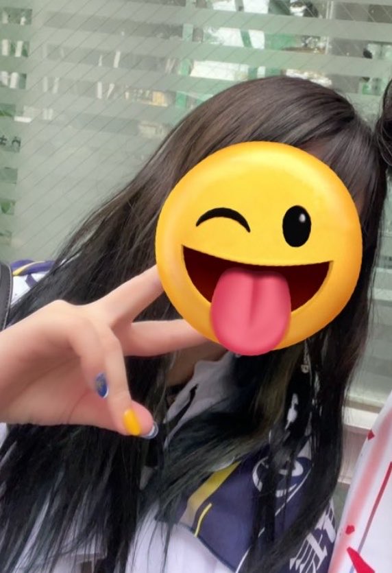 hn00game's tweet photo. 去年の6th秋の写真とか見直してたらまだ夏物着てた🤔(分かりづらいけど💦)Day2は天気微妙で少し寒かったが☔️今年は九州ももうちょっと寒いぞ🥶
そして髪長かったなぁ〜切らなきゃ良かった🥺似合わない、評判悪い https://t.co/nHxue0ufqa