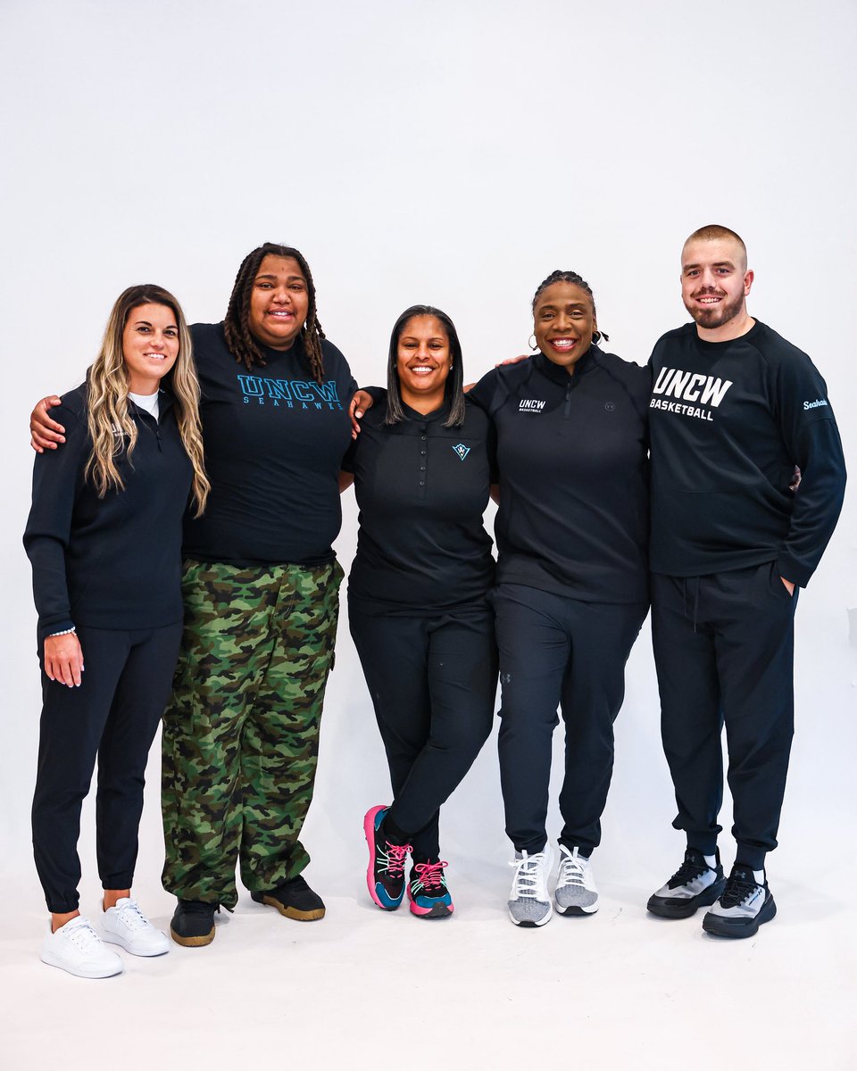 uncwwbb's tweet photo. Happy National Coaches Day to our incredible coaching staff! ππ
#SeahawkBasketball https://t.co/1JBNWdeAB1