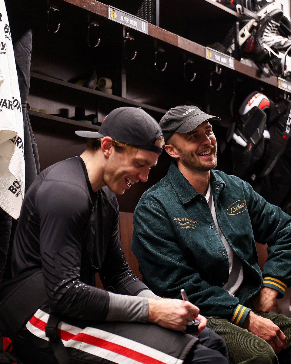 NHLBlackhawks's tweet photo. guys 🥹 https://t.co/ZVcEScPRxN