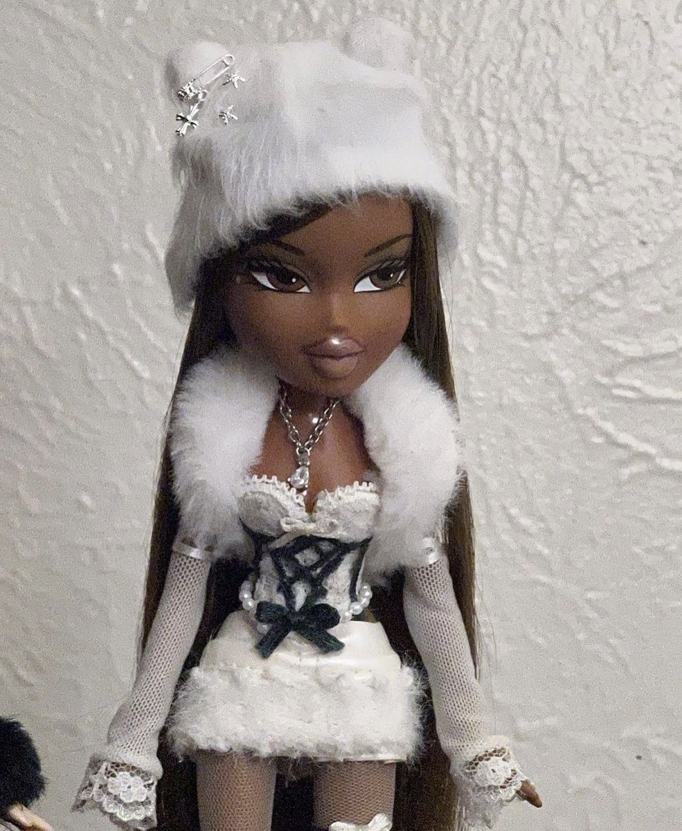 D0LLSMANIFEST's tweet photo. #ICYPRINCESS ♡ ‧₊˚❄���🎀 https://t.co/9Qfrud9iIa