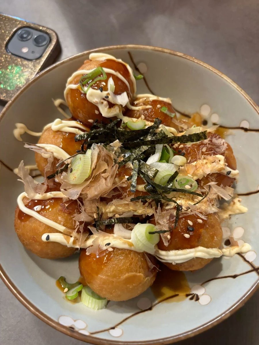 Misakino2612's tweet photo. たこ焼きでエネルギーチャージする時間！🐙✨ https://t.co/FAX1SwfIlc