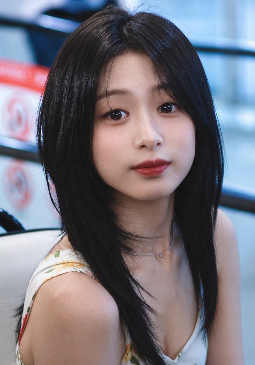 AXeRoNi's tweet photo. I’m ready to lose myself completely in those eyes…I just can’t look away❤️‍🔥❤️‍🔥❤️‍🔥
#AHYEON #BABYMONSTER https://t.co/jroigh6yQ9