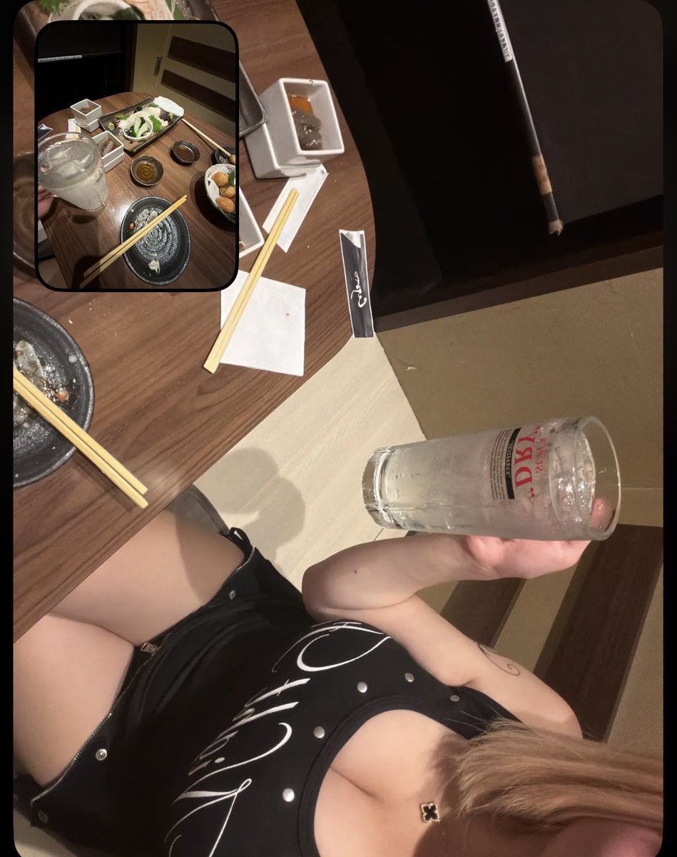 8chnh9's tweet photo. 最後の見えてるのは🤫
#裏垢女子 #うらあか https://t.co/mmUiowUPNC