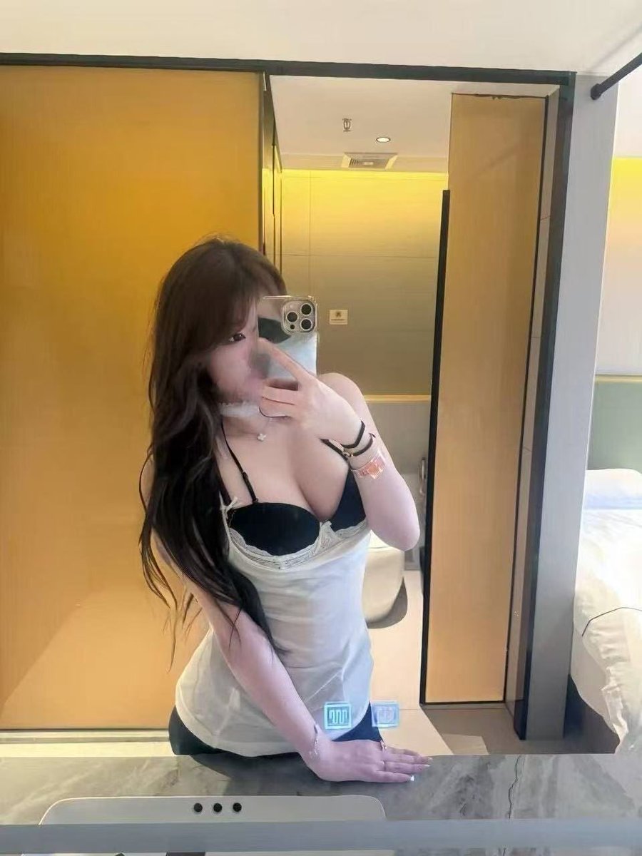 CJHUEYJR's tweet photo. 旅游吗？姐姐带你一起 #姐弟恋 #空姐 #诱惑 #反差 -#制服 https://t.co/zDflLQVOJX