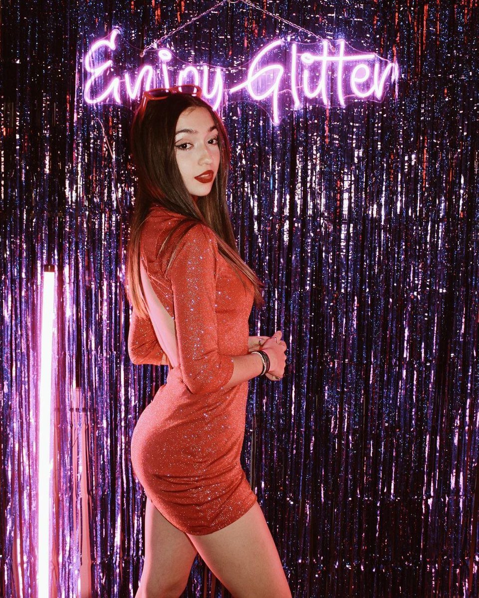 ArgennHot's tweet photo. Juli castro 🔥 https://t.co/CM8VolwxMf