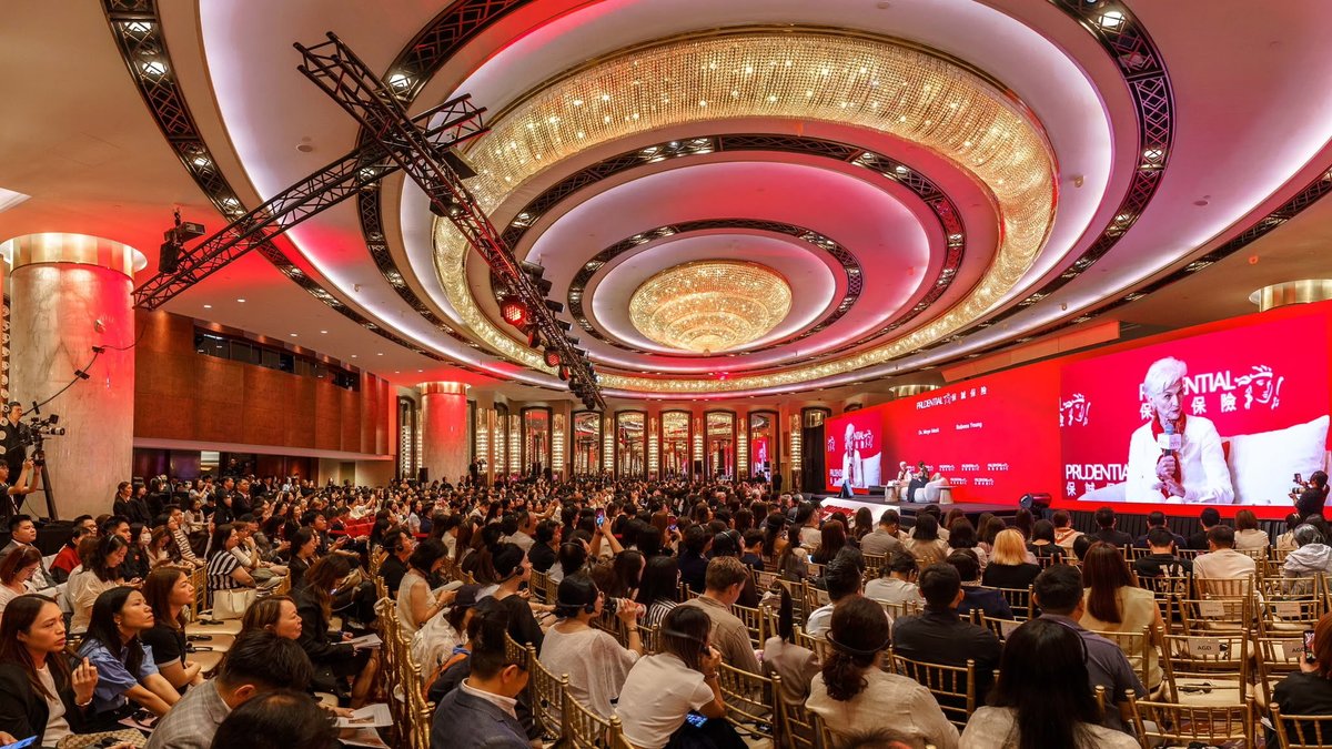 mayemusk's tweet photo. Thank you @Prudential_hk for inviting me to Hongkong to talk about my new book. It was such a pleasure meeting you all.
TIMELESS- The Art of Reinvention and Resilience at Any Age 📕 
 https://t.co/ZW0fxaYeMa 
#ItsGreatToBe78 https://t.co/SGTi55ANHa