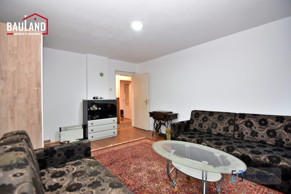 immo_aldin's tweet photo. Safvet-bega Bašagića in Medrese-Baščaršija: möblierte Zweizimmerwohnung mit 42m2 im Hochparterre, mit Wohnzimmer mit Küche und Essbereich, Schlafzimmer, Abstellraum und zentraler Gas-Etagenheizung. 700 BAM Miete.

Mehr erfahren: https://t.co/kYtHTg4akX

#Sarajevo #StariGrad https://t.co/03iHitS9M5