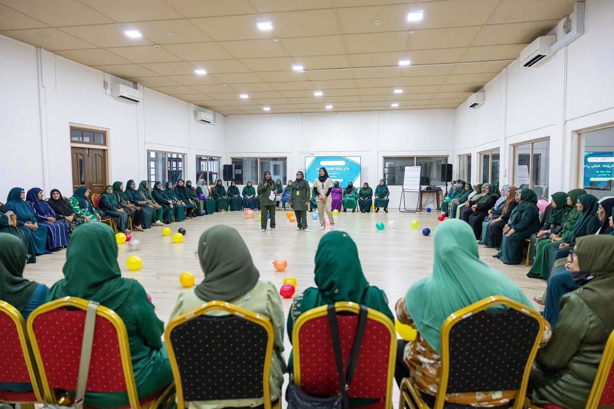 SFdevelopmentMV's tweet photo. ދުނިޔޭގެ ނަފްސާނީ ޞިއްޙަތުގެ ދުވަސް ފާހަގަކުރުމުގެ ގޮތުން، ނޭޝަނަލް މެންޓަލް ހެލްތު ޑިޕާޓްމަންޓާއި، ހުޅުމާލެ ހޮސްޕިޓަލް އަދި އޭޖްޑް ކެއާ މޯލްޑިވްސް ގުޅިގެން ޚާއްޞަ ޙަރަކާތެއް ކުރިއަށް ގެންގޮސްފިއެވެ.
@HMH_mv 
@AgedCareMv https://t.co/tWRQCzHQsy