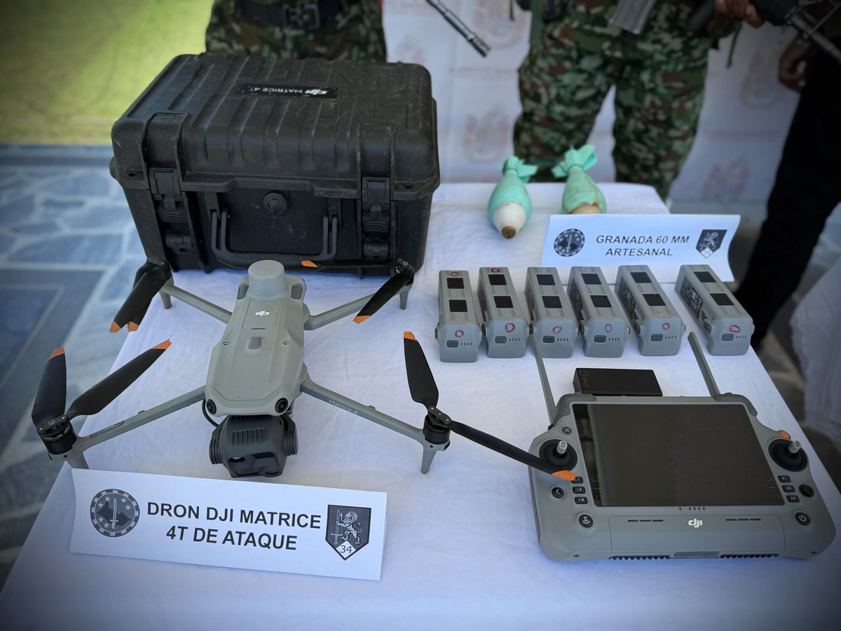 Ejercito_Div6's tweet photo. #ContundeciaOperacional Capturada alias ‘La Morocha’, presunta cabecilla seudopolítica de la Estructura Rodrigo Cadete.
En una operación conjunta y coordinada, el Ejército Nacional, la Fuerza Aérea Colombiana y la Policía Nacional capturaron en Cartagena del Chairá, Caquetá, a esta mujer, quien sería señalada de participar en acciones de extorsión, homicidio, secuestro y reclutamiento de menores.
Durante la operación fueron capturadas otras dos personas y se incautaron 3 armas de fuego y 4 celulares.
Este resultado afecta las capacidades de mando, control y financiación de esta estructura criminal, y contribuye a proteger a las comunidades del Caquetá. 🇨🇴