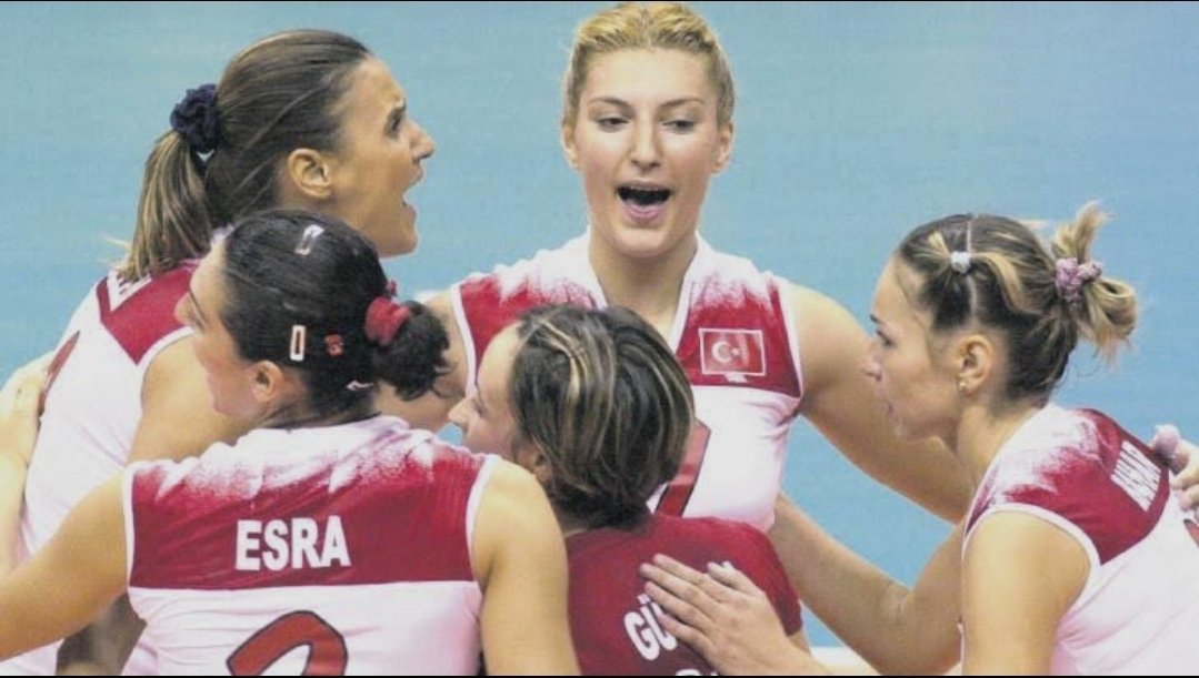 bcidal's tweet photo. 🏐 Voleybolda herşeyin başladığı dönemin maçları...
🏐 2005 Avrupa Şampiyonası
Neslihan-Özlem-Aysun-Bahar-Natalia
Ve ilk kez milli formayı giyen Eda Erdem

Türkiye-Rusya
Türkiye-Bulgaristan
Türkiye-İtalya
Türkiye-Hollanda 
Türkiye-İspanya
Bonus: Fenerbahçe-Ososco finali

✳️ MAÇLARIN TAMAMINI İZLEMEK İÇİN TIKLA ⬇️
https://t.co/MnI25z2fD5