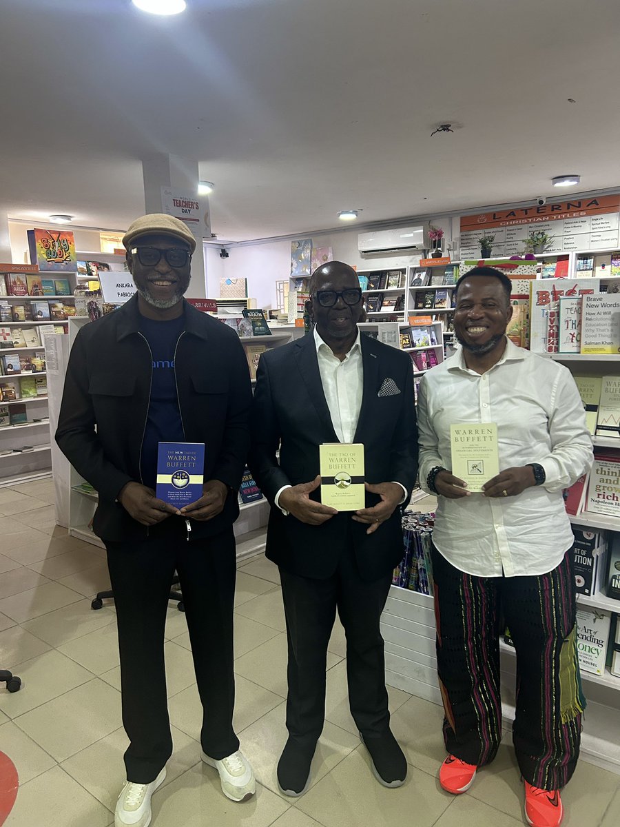 laternabooksng's tweet photo. True wealth building is about temperament, not just numbers💸

At yesterday’s Laterna Book Club, @ugodre (Founder, @Nairametrics) and @FinancewitMukta broke down The Tao of Warren Buffett and The New Tao of Warren Buffett 📚 

Missed it? Pick up your copies at Plot 1611, Adeola Hopewell Street, VI, Lagos, or send us a DM to order your books right here✨

#valueinvesting #nairametrics #laternabookclub
