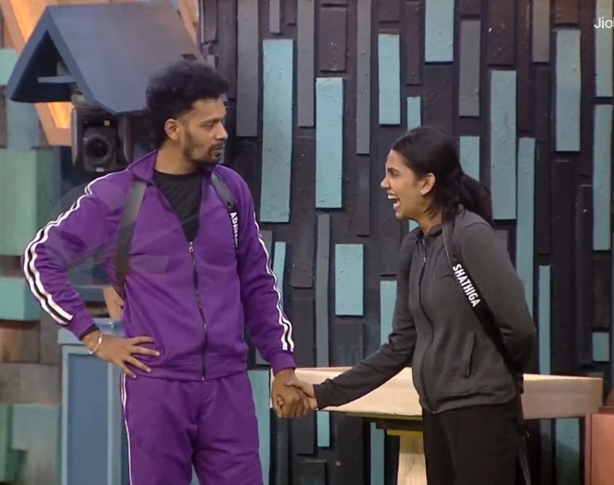 15immu's tweet photo. #BiggBossTamil10 #BiggBossTamil

#Shathiga &amp; #Ansar 🔥🔥🔥

Win or Loose.. Andha Cowards 🤡 kitta Modhi Parkalam nu Mudivu pannitinga la..Salute you Guys..🫡👏 https://t.co/zqUrStEQn5