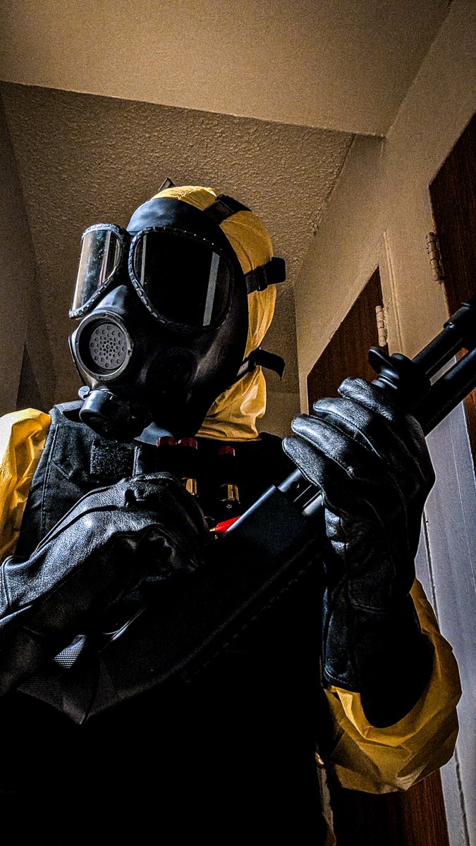 HazeWritesStuff's tweet photo. When you get called for the dirty jobs that bleach won't fix.

Or into the Backrooms. https://t.co/y3BfEE7zas