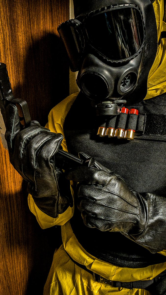 HazeWritesStuff's tweet photo. When you get called for the dirty jobs that bleach won't fix.

Or into the Backrooms. https://t.co/y3BfEE7zas