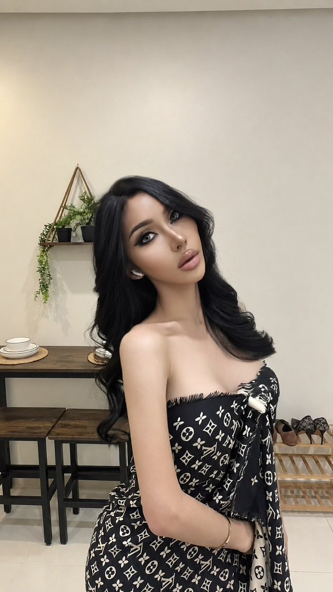 hommtr's tweet photo. #ladyboy_jeddah 
#ladyboy_both_in_jeddah
#jeddah_ladyboy🍀🍀 https://t.co/x7Wja9wb14