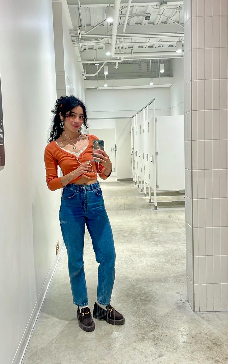 enchantingliyah's tweet photo. pumpkin orange and granny loafers for the day https://t.co/KaNMhSJyOh