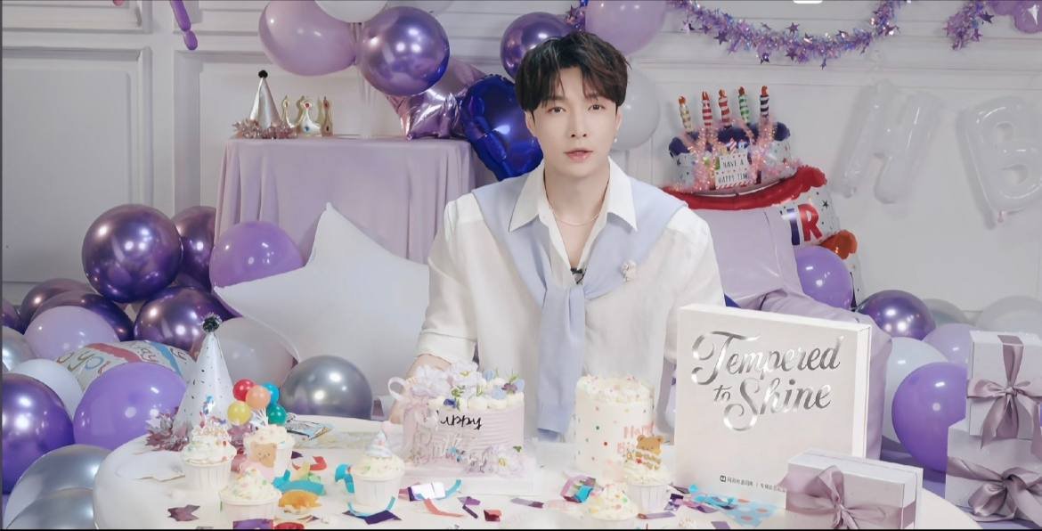 E123057's tweet photo. #1007HappyLAYday
#HappyLayDay #2026LAYDAY
@weareoneEXO
@layzhang @lay_studio https://t.co/h5gJT3pnyp