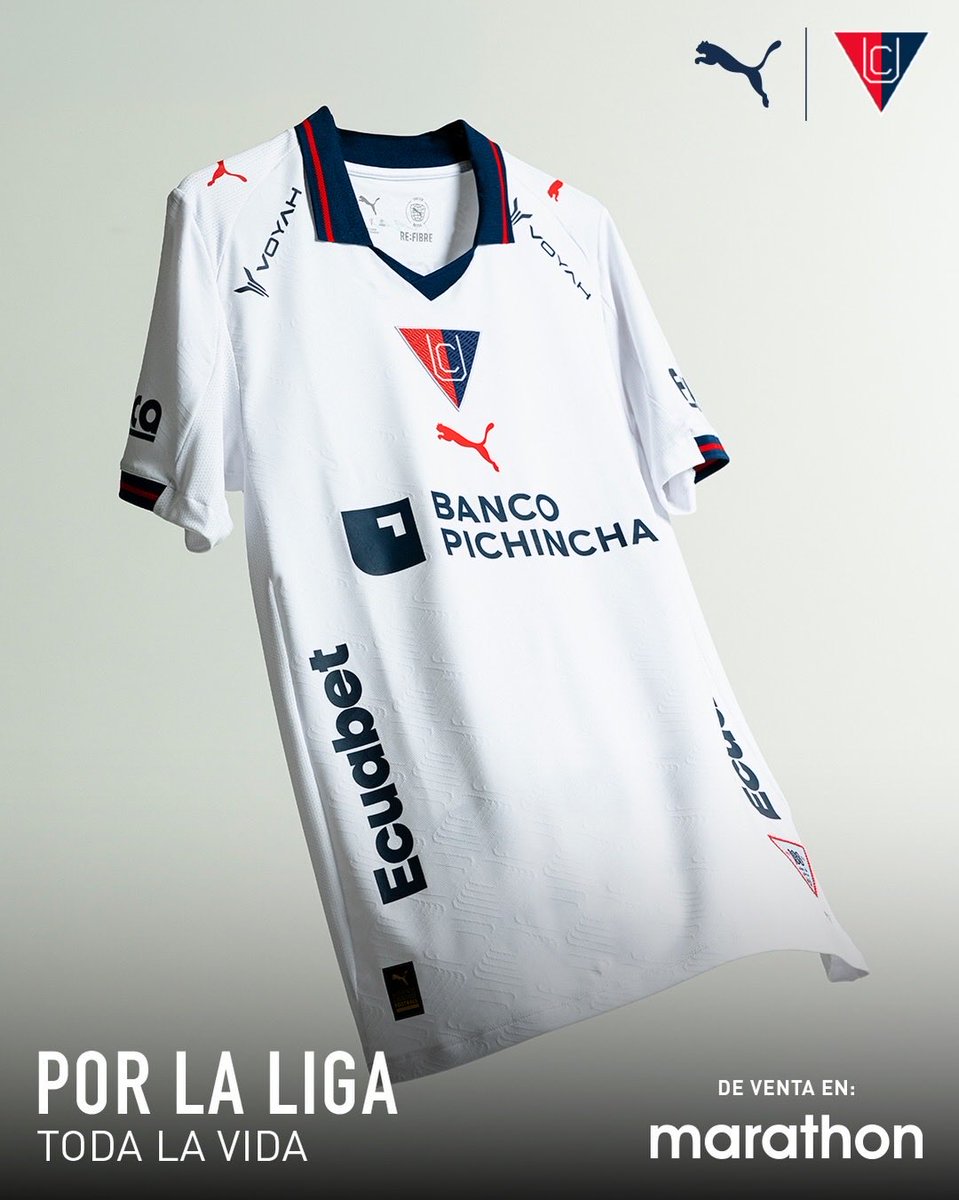Diegohbk1's tweet photo. Aura pura !! Si puede tener menos auspicios pero de ahí el diseño clásico y retro le da ese toque !! Bien liga y ahora tarjetazo https://t.co/tm96kkXiFo