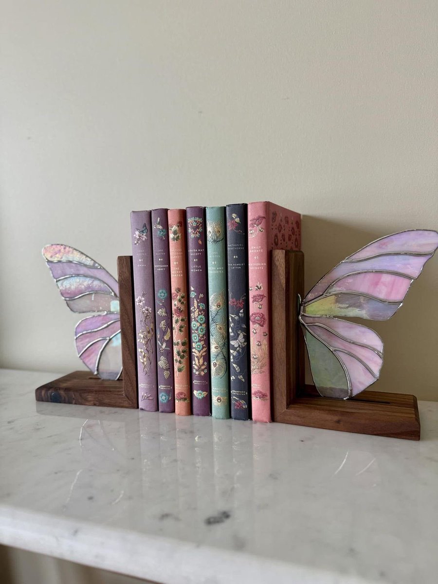 prtygal777's tweet photo. butterfly book holder 🦋🌷 https://t.co/If58BLL7zY