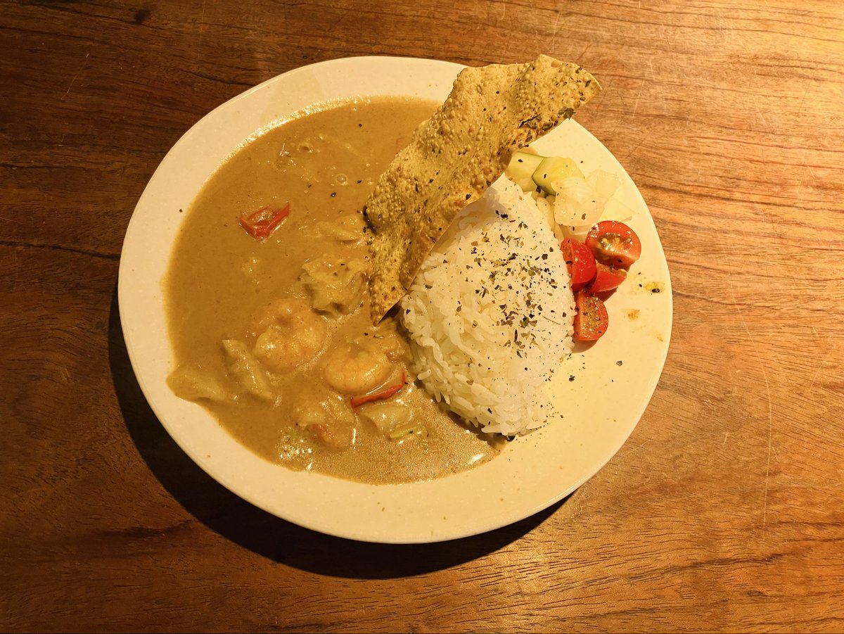 splashstar3's tweet photo. 魚介出汁の濃厚海老カレー　1100円

初めて入るカレー屋。No.1と書かれたメニューを注文、主張を確認する。クリーミーかつ塩味が少々強めな海老カレーがこちらの評価を伺ってくる。腕や拘りがあることは分かる。美味い。でも私にとっての本命は他にありそうな気がする。再訪したい。

#カレー2026 86 https://t.co/k0HJtqyOvo