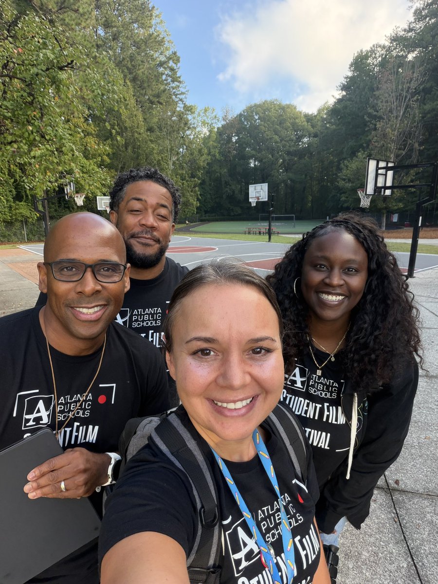 apsitdana's tweet photo. Thank you to @APSITDavid @APSITJames and @apsitjacque for helping to livestream the @MorrisBrandonES Hispanic Heritage Month Performance for our 3rd-5th graders today! We had over 100 people tune in to view! @apsitnatasha @APSInstructTech #undeniableimpact https://t.co/KguDF4M05X