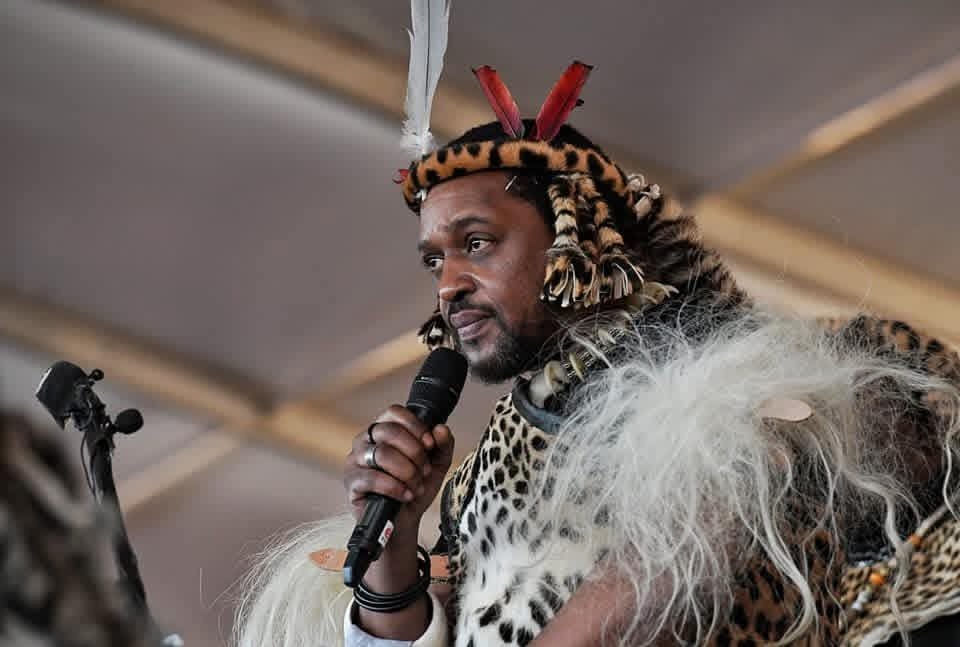 visse_ss's tweet photo. Maybe it’s time to talk about KZN independence.

As a proud Zulu, I’m increasingly asking myself whether KZN should seriously discuss the idea of independence.

I’m tired of watching KZN sink while politicians in Pretoria and Joburg treat us like a voting bloc. We have the busiest port in Africa, Richards Bay, sugar, tourism, factories, fertile land, oil refineries..;and yet our people still queue for water, jobs, houses, and ambulances that never come.

This isn’t about hating other South Africans. It’s about frustration with the direction of this country and the feeling that too many ordinary people are expected to tolerate the same failures year after year.

I’m not saying Zulus are better than anyone. I’m saying KZN deserves better. I’m saying no nation should be forced to drown in a sinking ship because of loyalty to a flag.

Zulu people have a long history of standing up, fighting for their communities and demanding a better future. We should not be afraid to ask uncomfortable questions about our political future.

If South Africa cannot give its people safety, accountability, functioning institutions and genuine economic opportunity, then why should discussions about alternative political arrangements automatically be treated as taboo?

Maybe it’s time for a serious conversation about what KZN wants, what the Zulu nation wants, and what kind of future we actually want for our children.

I’m angry. I’m frustrated. And I’m done pretending everything is fine.

We are told we must stay in a country that can’t stop corruption, can’t create jobs, can’t protect women and children, can’t fix municipalities. We fight every day for a better South Africa. But what do we get? Empty promises.

Let’s have the conversation.

Constitutional change is needed in South Africa.