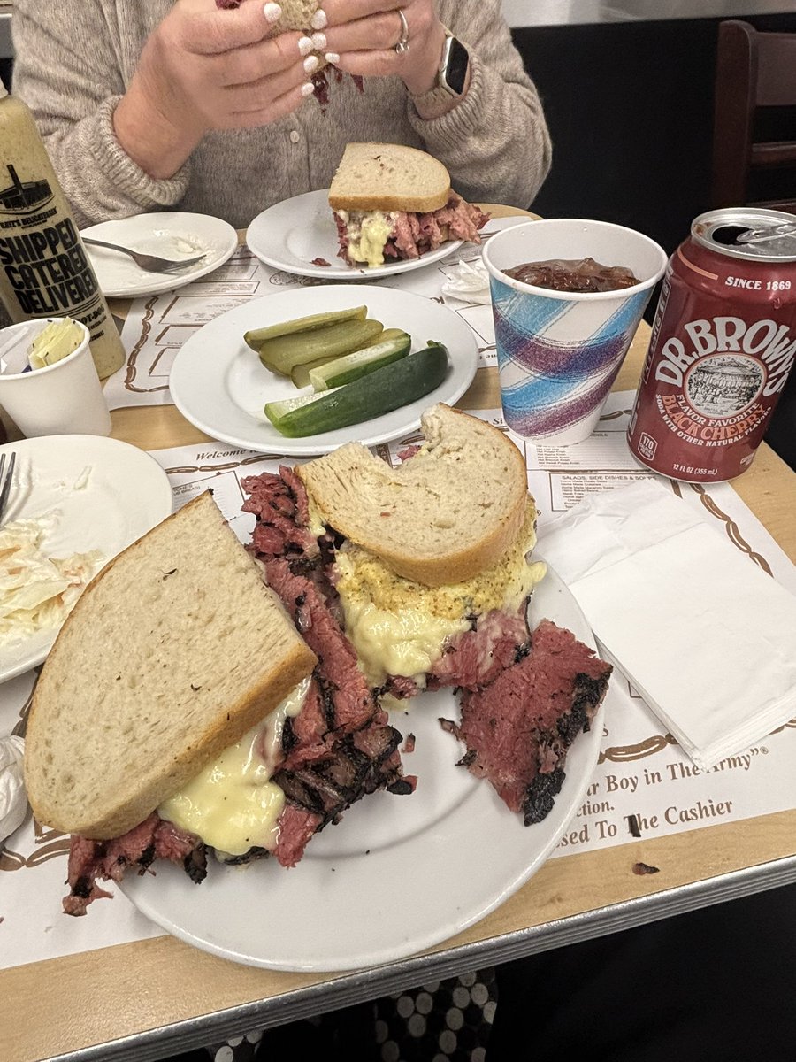 miketice86's tweet photo. Had lunch at Katz’s Deli in NYC. As good as ever. https://t.co/iib7GgER63