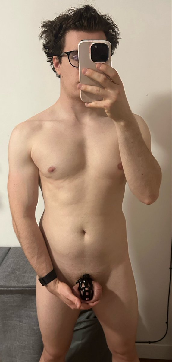 boyholeboy's tweet photo. Balls are filling up https://t.co/L1HG7JwYqs
