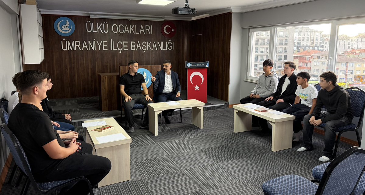 Ocakumraniye's tweet photo. Ümraniye Ülkü Ocakları olarak, Ortaöğretim birimimizdeki ülküdaşlarımızla birlikte, Ocak Başkanımız Sayın Ömer Özer’in moderatörlüğünde münazara gerçekleştirdik.

Ülküdaşlarımızın hitabet ve fikirlerini ifade etme becerilerini geliştirmelerine katkı sunduk. https://t.co/PuJTUNYUSv