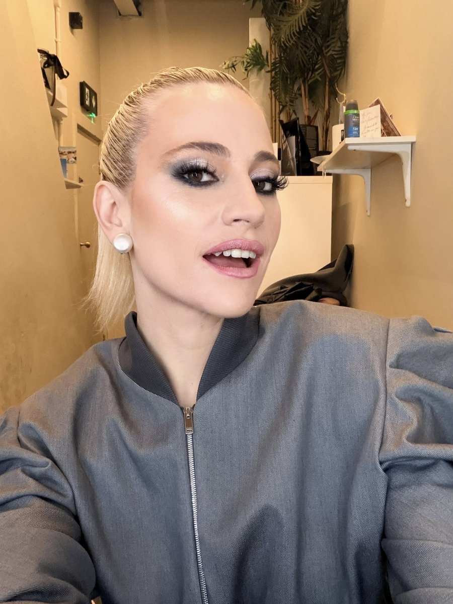 PixieLott's tweet photo. 🤍🤍 https://t.co/BmeppZZhUo