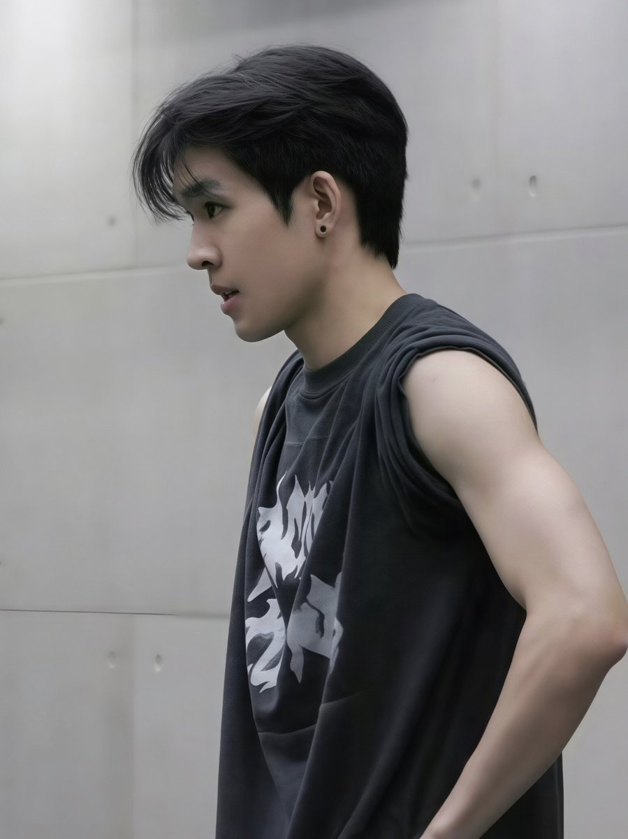 ZeePrukNuNu's tweet photo. อยากเห็นตอนซ้อมแบบนี้อีกจัง หน้าสด โคตรเท่ห์ 

#auautnp https://t.co/97tmlQrp8G