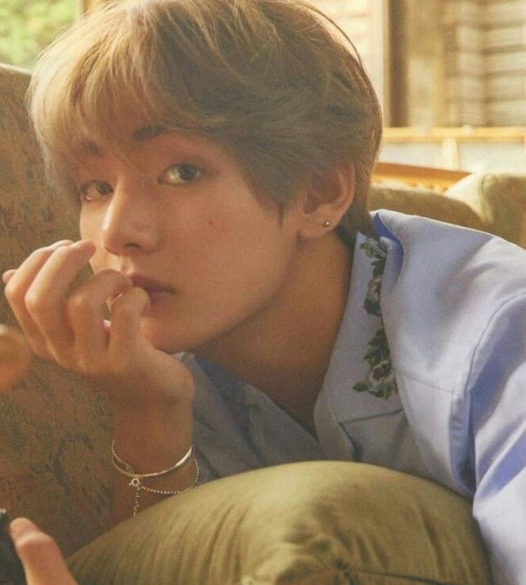 vantechapters's tweet photo. let me tell you something NO LET ME TELL YOU SOMETHING WAITTT LET ME TELL YOU - TAEHYUNG https://t.co/aXwL7UmEBW