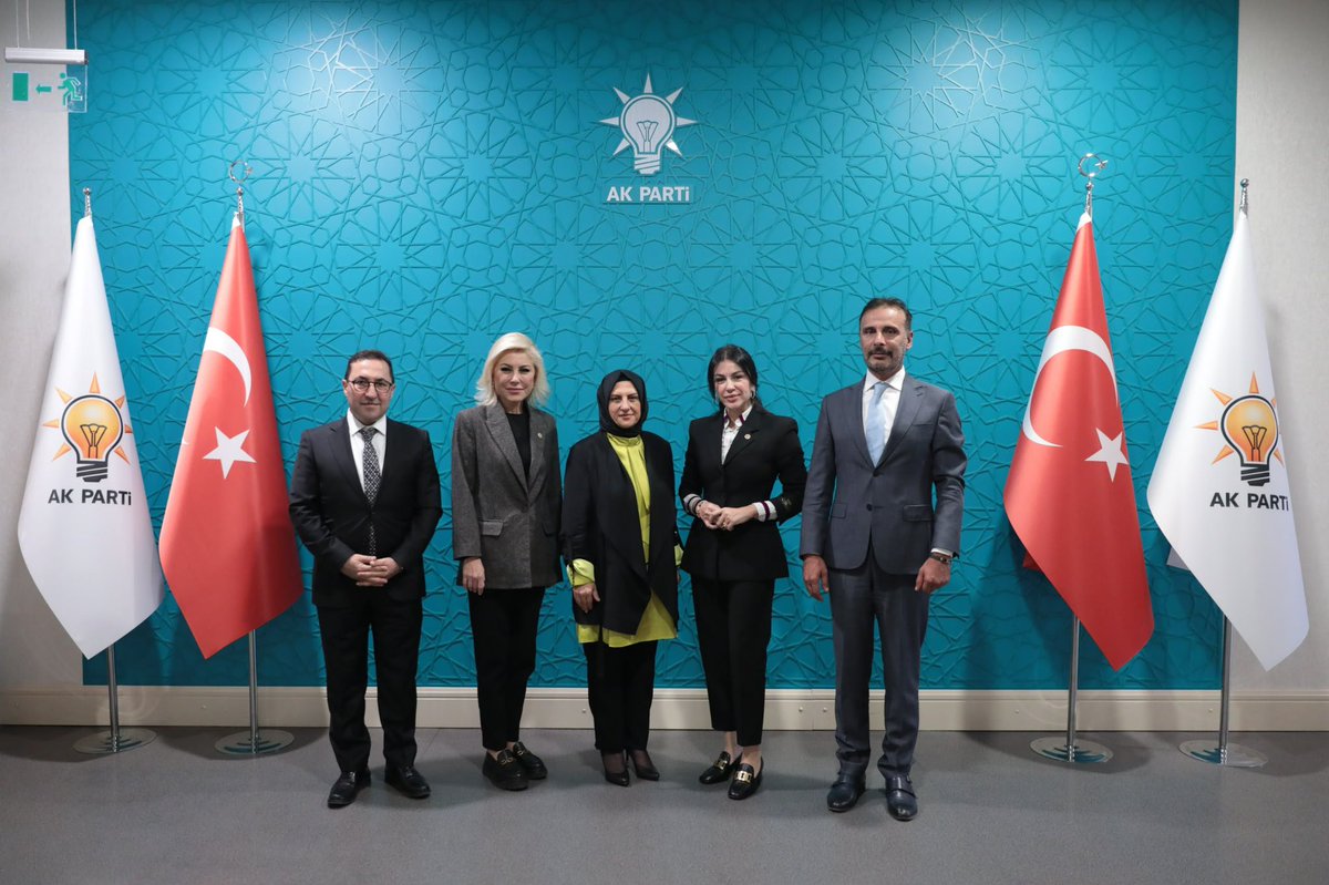 HulyaTerzioglu1's tweet photo. Genel Başkan Yardımcımız Sayın Nilhan Ayan ve Başkan Yardımcılarımız Abdulmenaf Turan, Şebnem Bursalı ve Talha Köz'ün ziyaretlerinden memnuniyet duydum.

Aynı hedefler doğrultusunda, dayanışma ve güçlü bir ��alışma anlayışıyla yolumuza devam edeceğiz. Ziyaretleri için her birine ayrı ayrı teşekkür ediyorum.
@AyanNilhan @sebnembursali