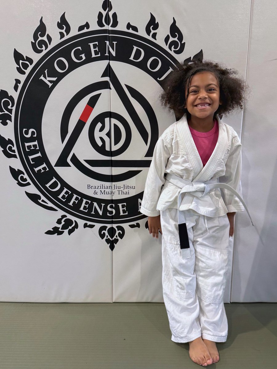 LEVEL_13's tweet photo. ๐ฅ Char just did her first full class this past weekend. Welcome to the cult my love
๐ https://t.co/4zIfLR01Ga
#brazilianjiujรญtsu #gooddadgang #jiujitsu #bjj #dadlife #girldad #bjjlifestyle #jiujitsulifestyle #ใใฉใธใชใขใณๆ่ก https://t.co/qXXVk95FfL