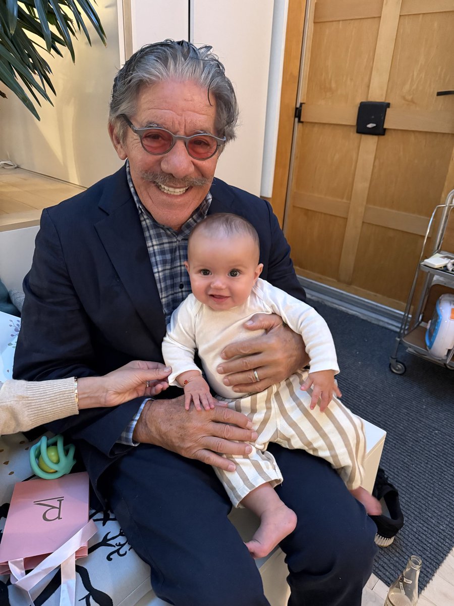 GeraldoRivera's tweet photo. Georgia on my mind.(and grandpa’s lap, at six months) love love her. https://t.co/AgSkBZk1SF