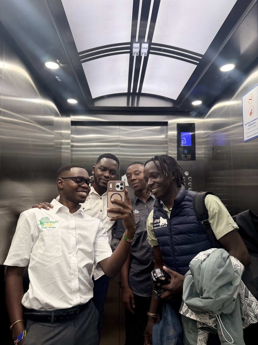 KakemboYour's tweet photo. One blood https://t.co/Gqh8SOLXSC