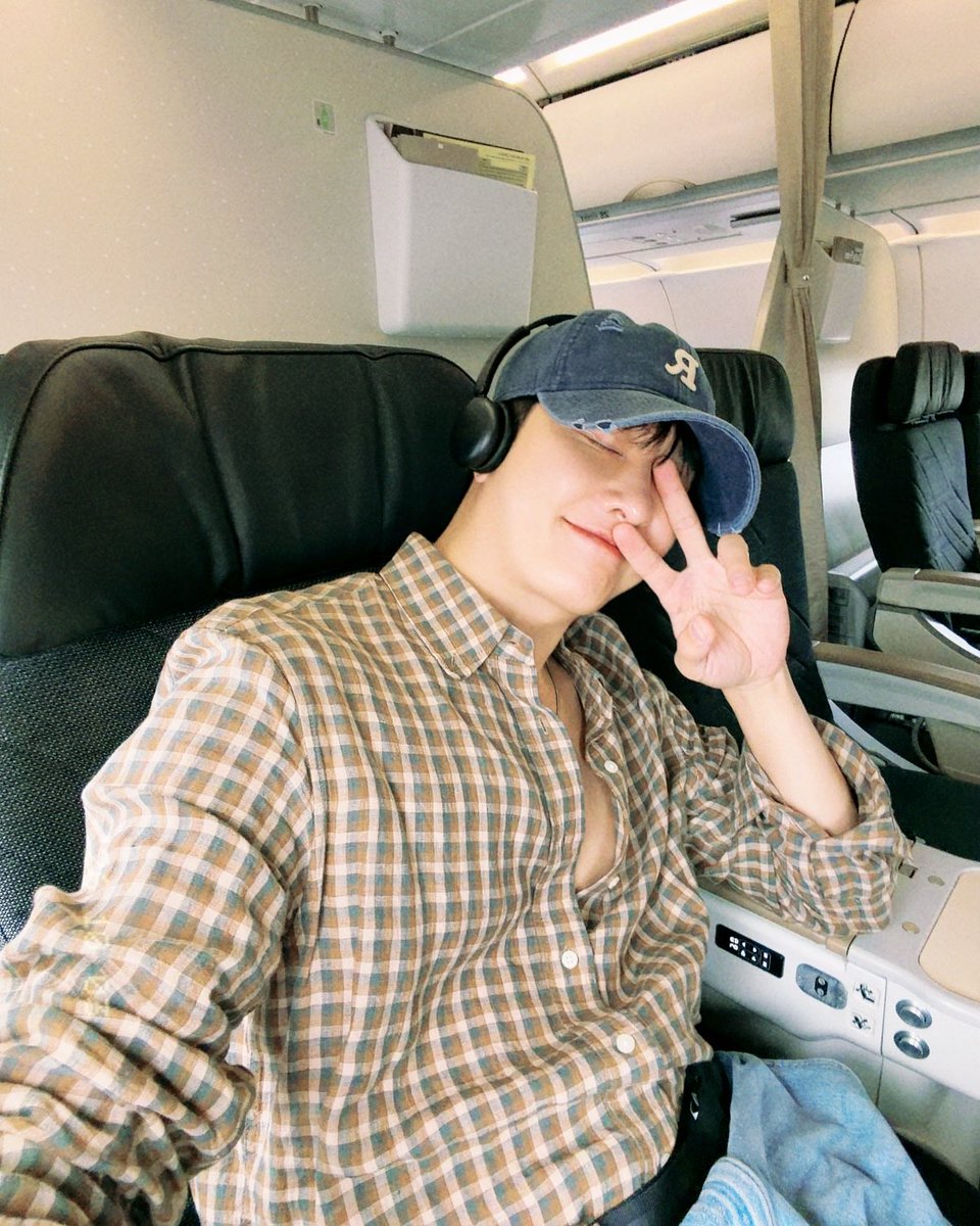 zhoumi_419 tweet picture