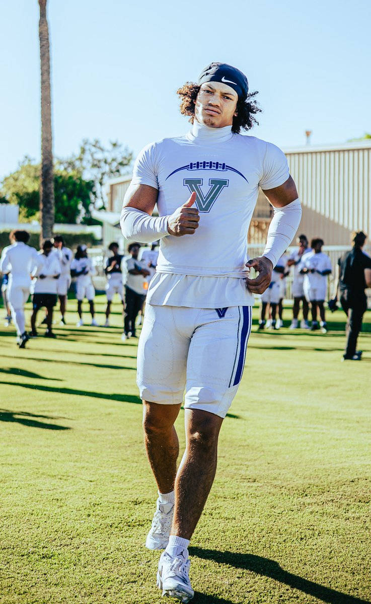 warren7brown's tweet photo. True 6’1 210lb Athlete
4.50 40
335 Bench 
300 Clean 
450 Squat 
#VALLEYUP https://t.co/Er7WWB0IOY