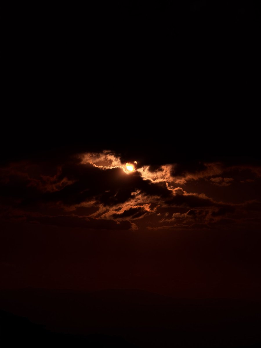 QPM26's tweet photo. Fire clouds ☁️🔥💕 https://t.co/NNTWKhdy4g