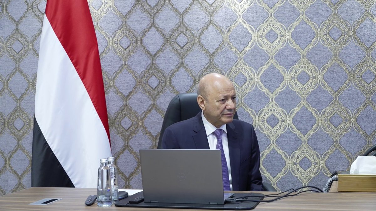رئيس مجلس القيادة الرئاسي اليمني يتابع مستجدات عملية "فجر اليمن" 