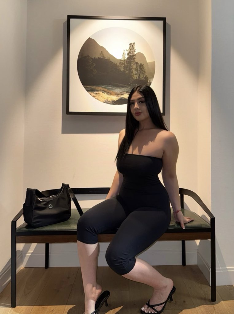 lolawhiteu99f's tweet photo. Sitting pretty 🤍🫩 https://t.co/Unyo2cSjEh
