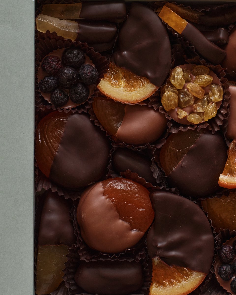 KayRoss96's tweet photo. Introducing Treasures of the Orchard Chocolate Covered Fruit Gift Box

Shop here: https://t.co/PNjYbBZpSl https://t.co/X7WneJgAVm