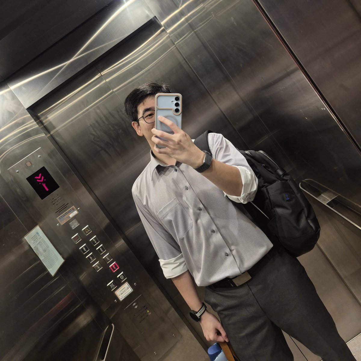 parkwern's tweet photo. 🧳😬 เลิ้ฟ มาย จ๊อบบบ สุดๆเลยล่ะค้าบบบ https://t.co/FslYY3eMxl