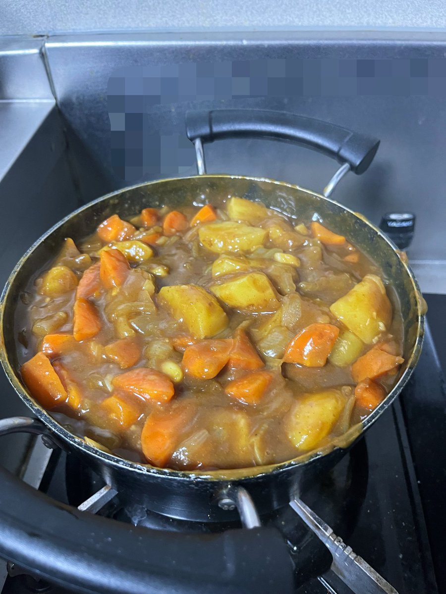 chanaya_78's tweet photo. 夜食調達にコンビニまでてくてくしたらカレー3種野菜が格安だったので深夜クッキング！自分好みに作れた😋 https://t.co/I8bZdoxtvZ