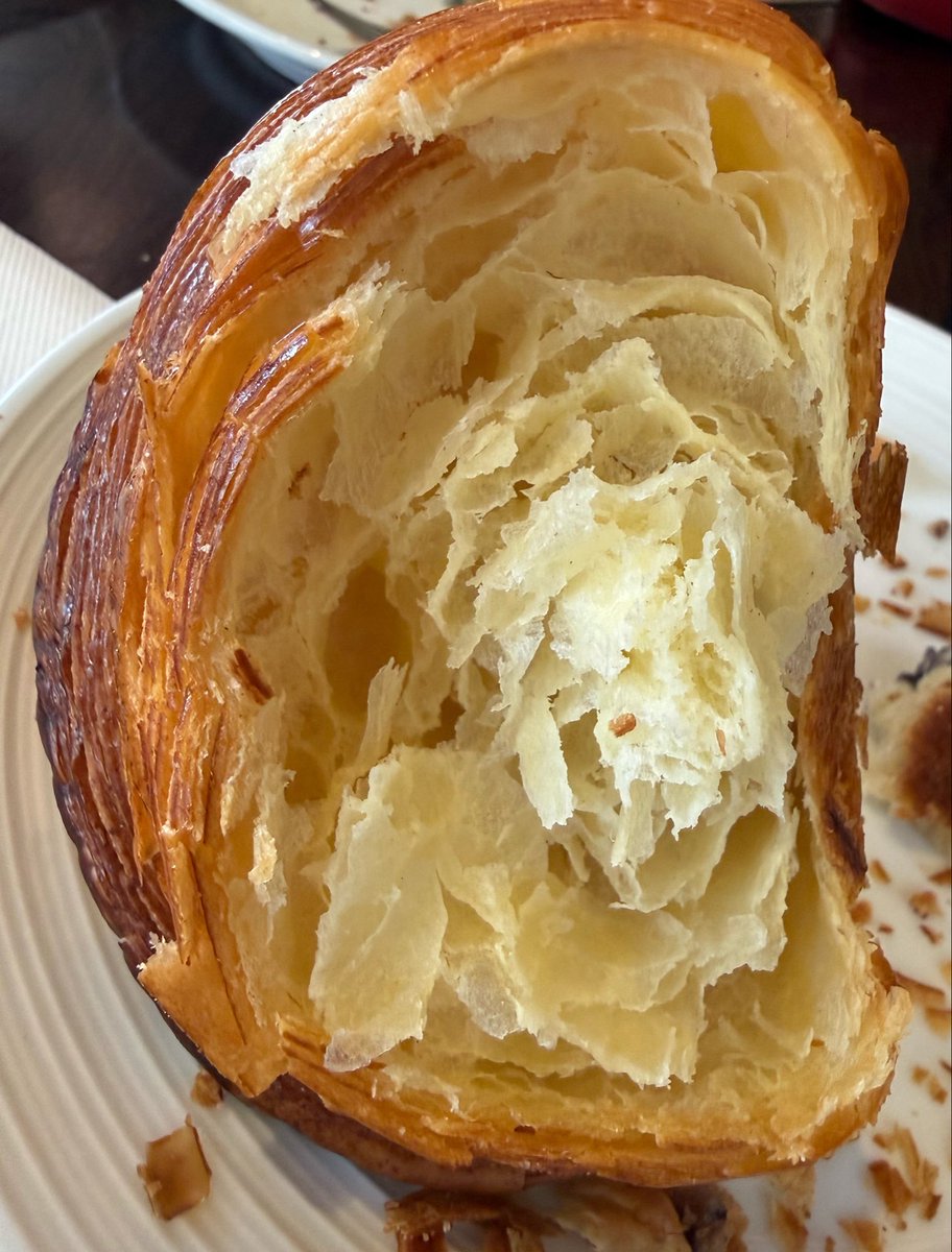 eatinglasvegas's tweet photo. Great croissant - #1228Main 😋
Bad croissant - #BAGUETTECAFE 🫤
It’s all about the lamination, foodie nation. 😉
🥐🥐🥐🥐🥐🥐
@EatTalkRepeat https://t.co/7lNPjQD1UN