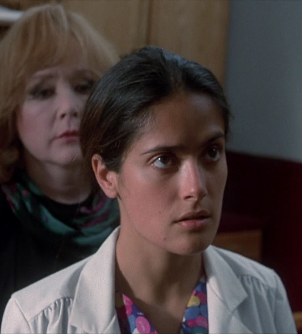 aliendrone's tweet photo. @salmahayek Salma Hayek en The Faculty como la enfermera Harper, look de enfermera latina 100% real ! 🥰 https://t.co/dTzSgcU6Dp